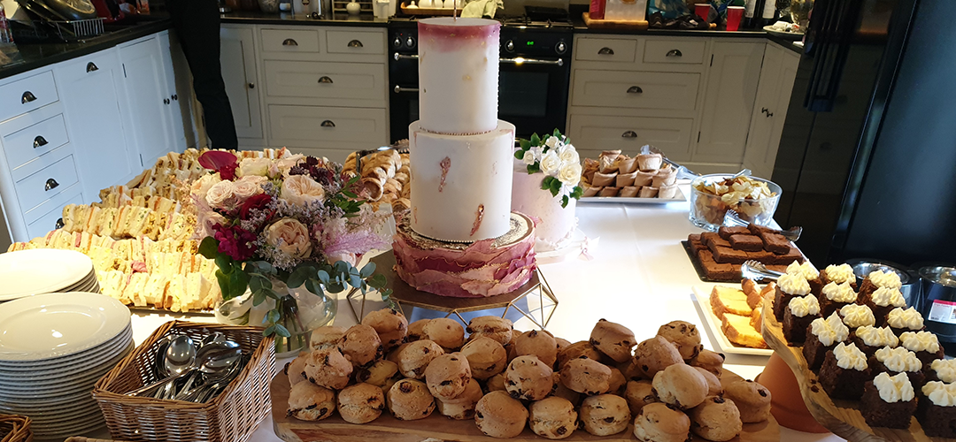 https://southcotteventscatering.co.uk/wp-content/uploads/2019/10/cakes.png